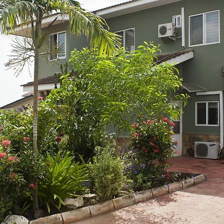 Quest Lodge Accra Ngoại thất bức ảnh