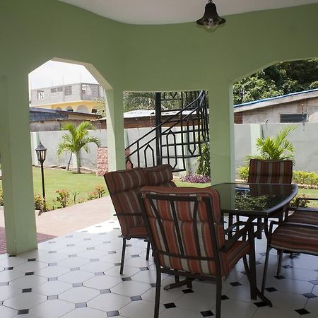 Quest Lodge Accra Ngoại thất bức ảnh