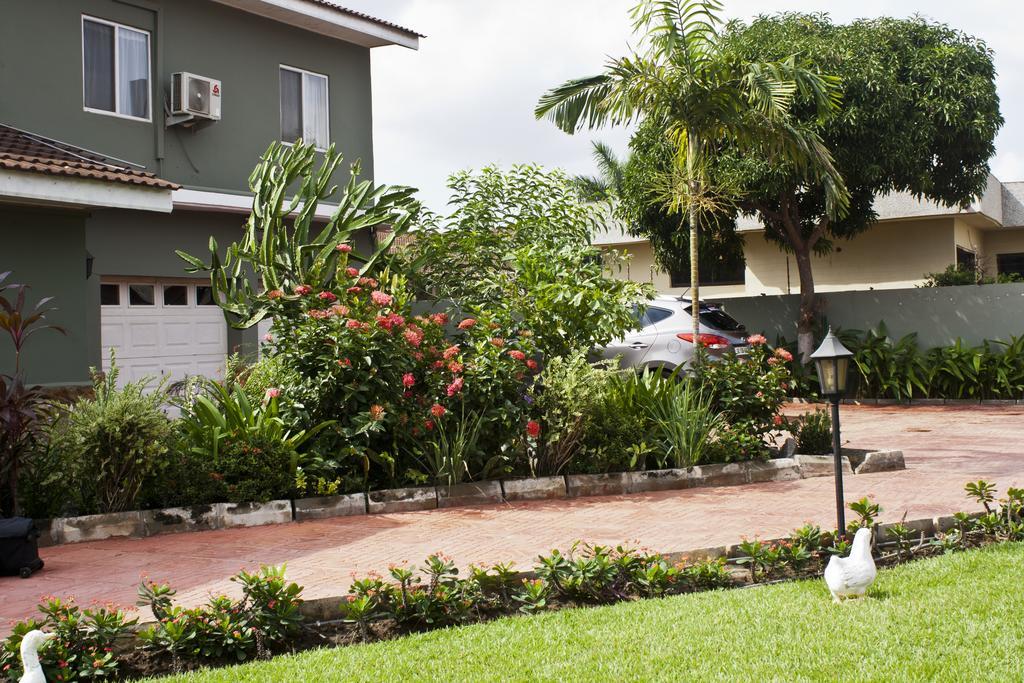 Quest Lodge Accra Ngoại thất bức ảnh