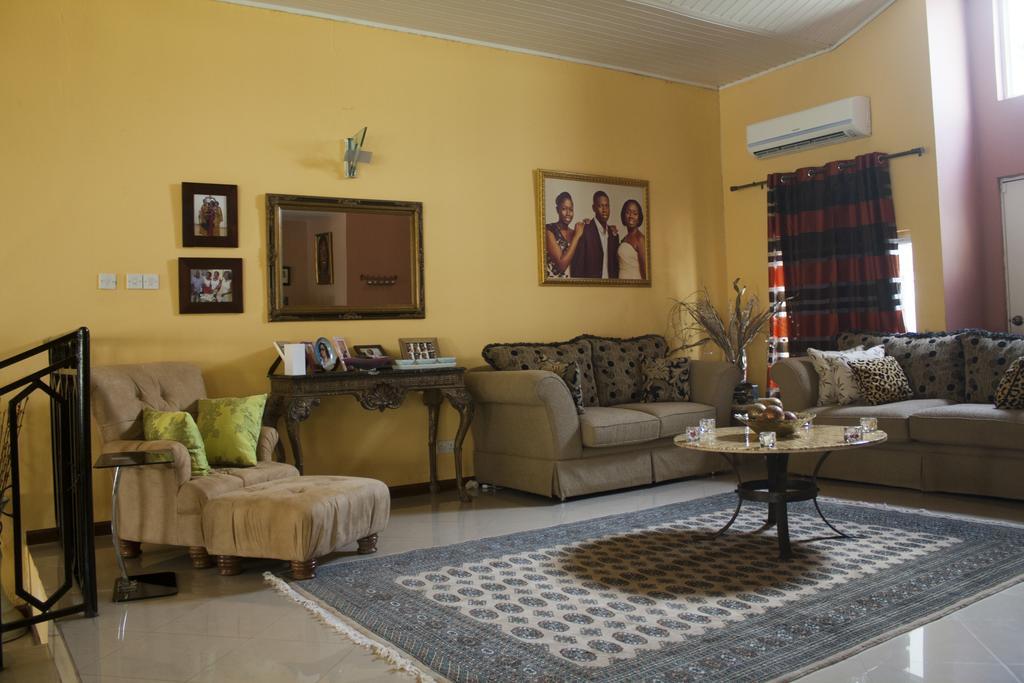 Quest Lodge Accra Ngoại thất bức ảnh
