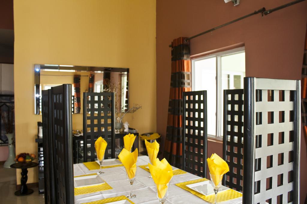 Quest Lodge Accra Ngoại thất bức ảnh