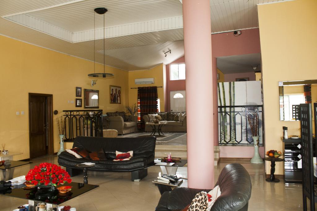 Quest Lodge Accra Ngoại thất bức ảnh