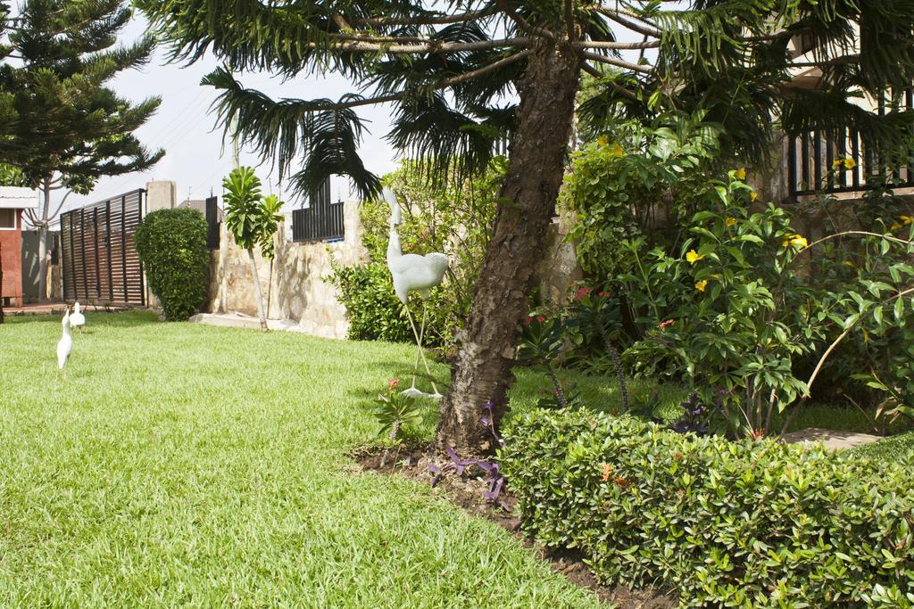 Quest Lodge Accra Ngoại thất bức ảnh