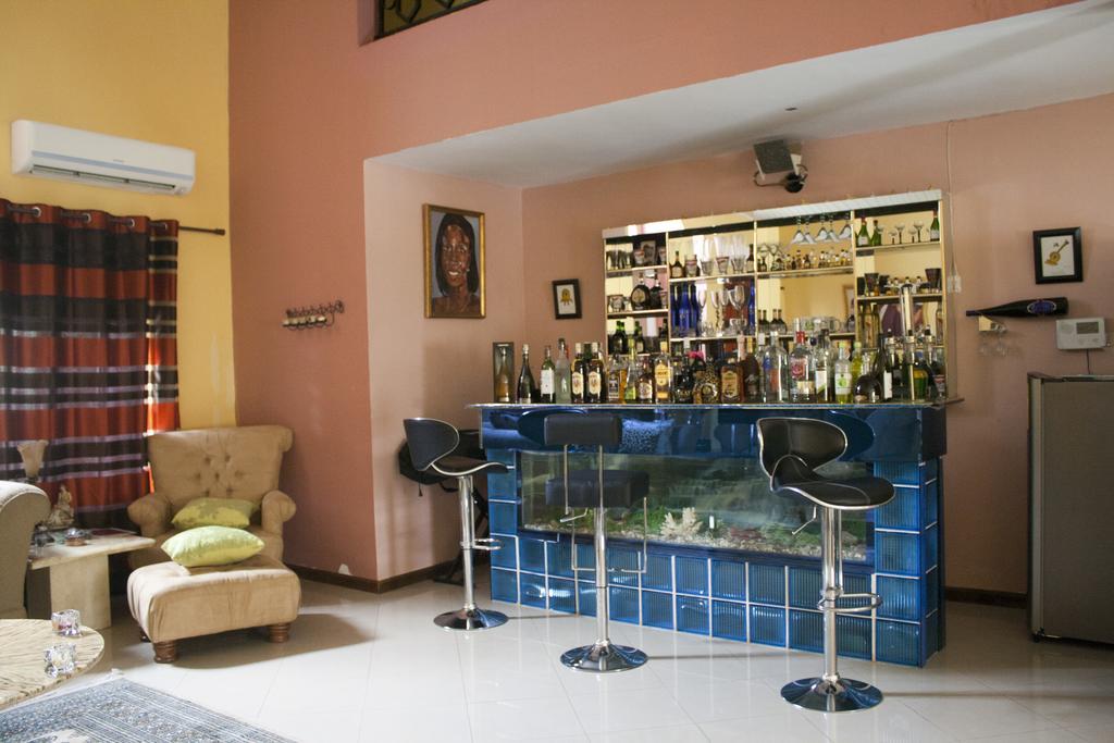 Quest Lodge Accra Ngoại thất bức ảnh