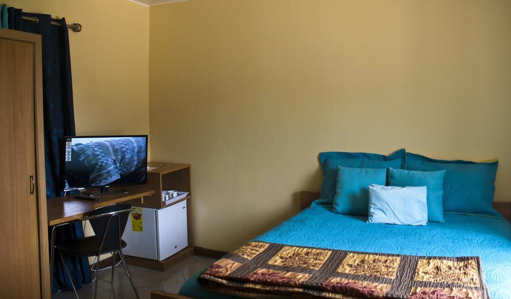 Quest Lodge Accra Ngoại thất bức ảnh