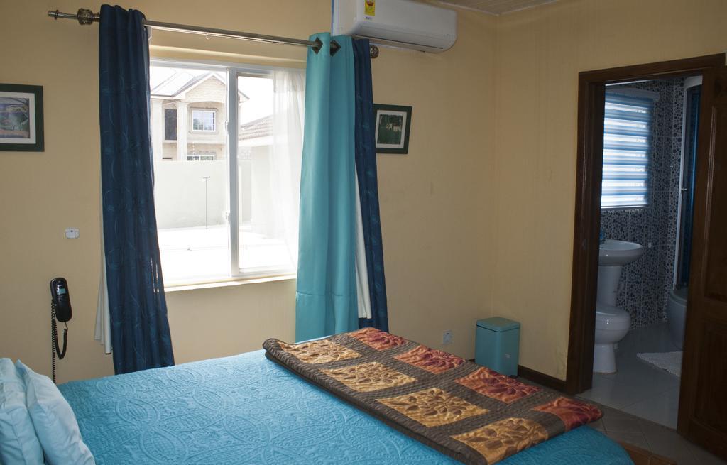 Quest Lodge Accra Ngoại thất bức ảnh