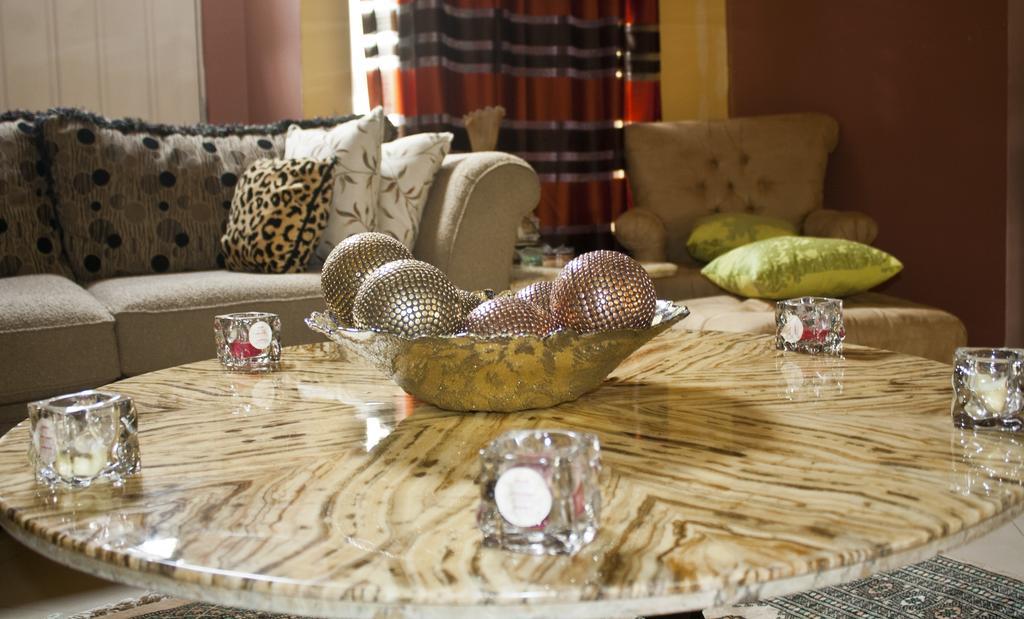 Quest Lodge Accra Ngoại thất bức ảnh