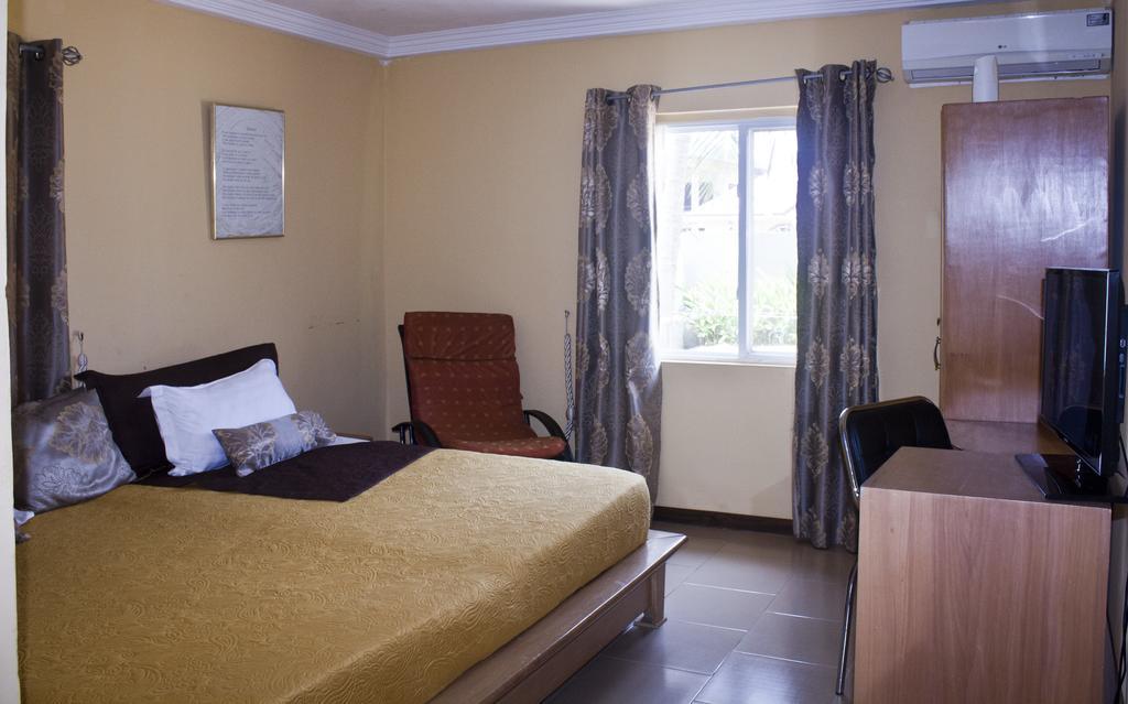 Quest Lodge Accra Ngoại thất bức ảnh