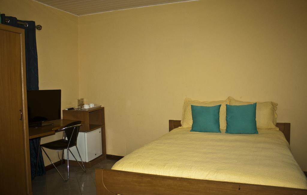 Quest Lodge Accra Ngoại thất bức ảnh