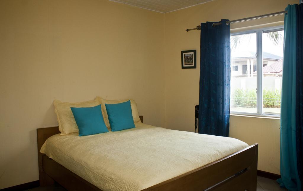 Quest Lodge Accra Ngoại thất bức ảnh