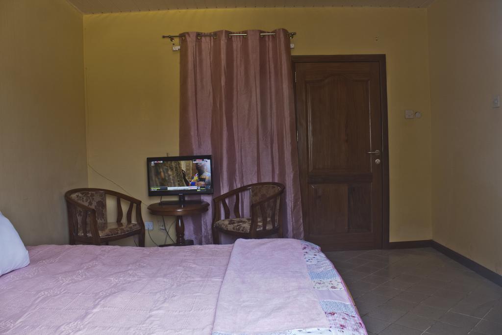 Quest Lodge Accra Ngoại thất bức ảnh