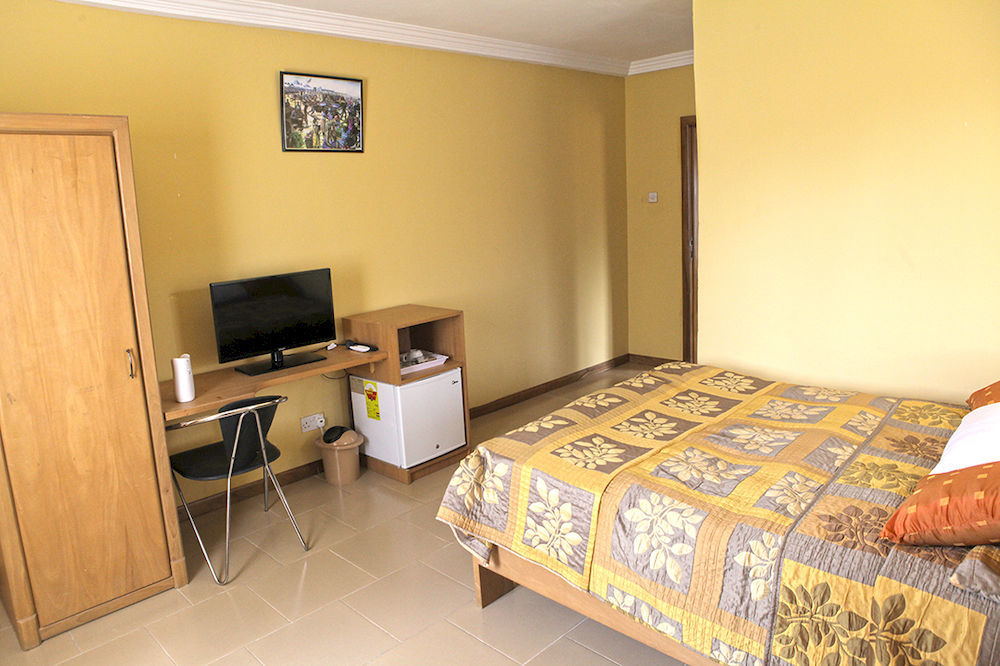Quest Lodge Accra Ngoại thất bức ảnh