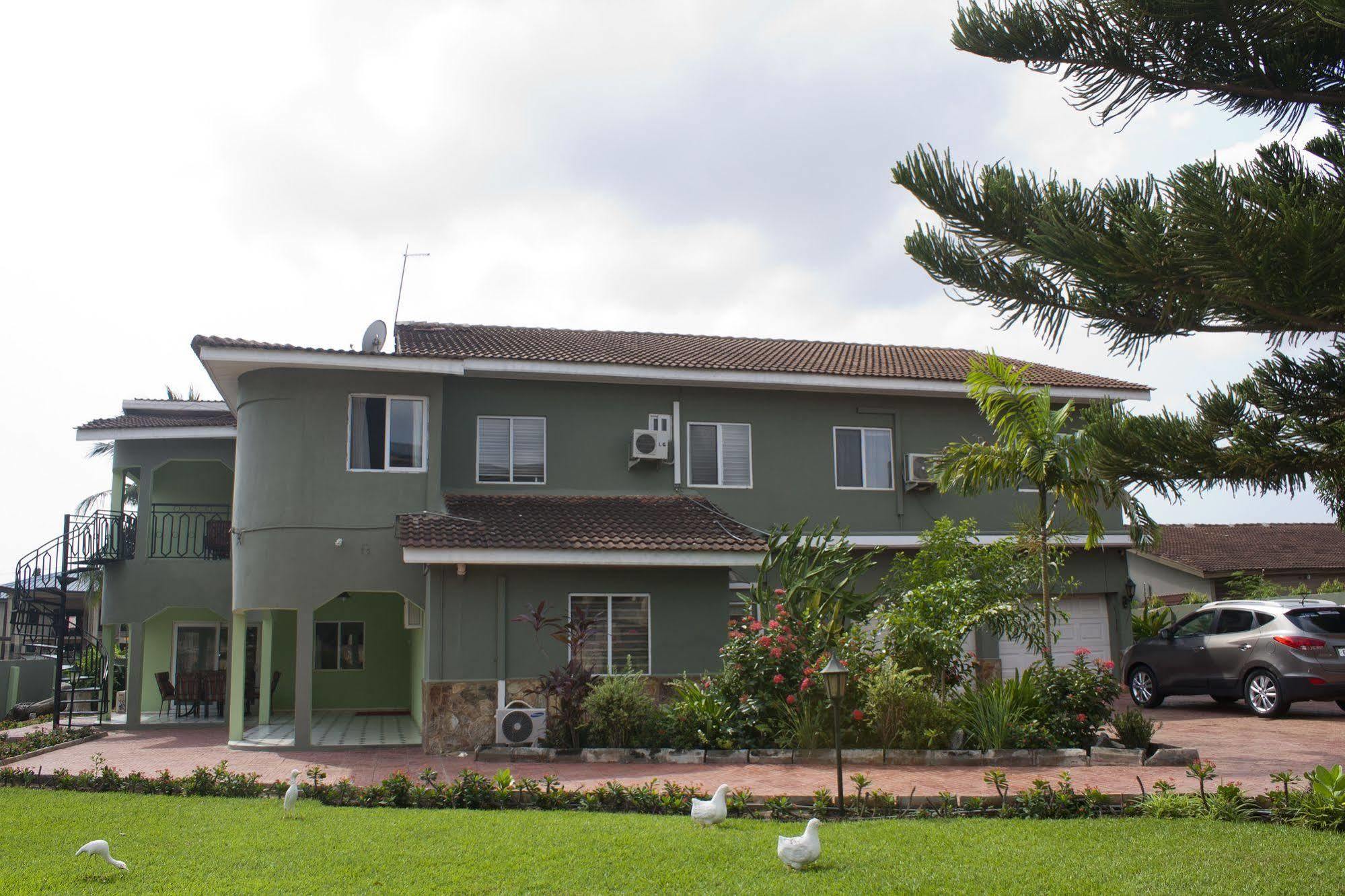 Quest Lodge Accra Ngoại thất bức ảnh