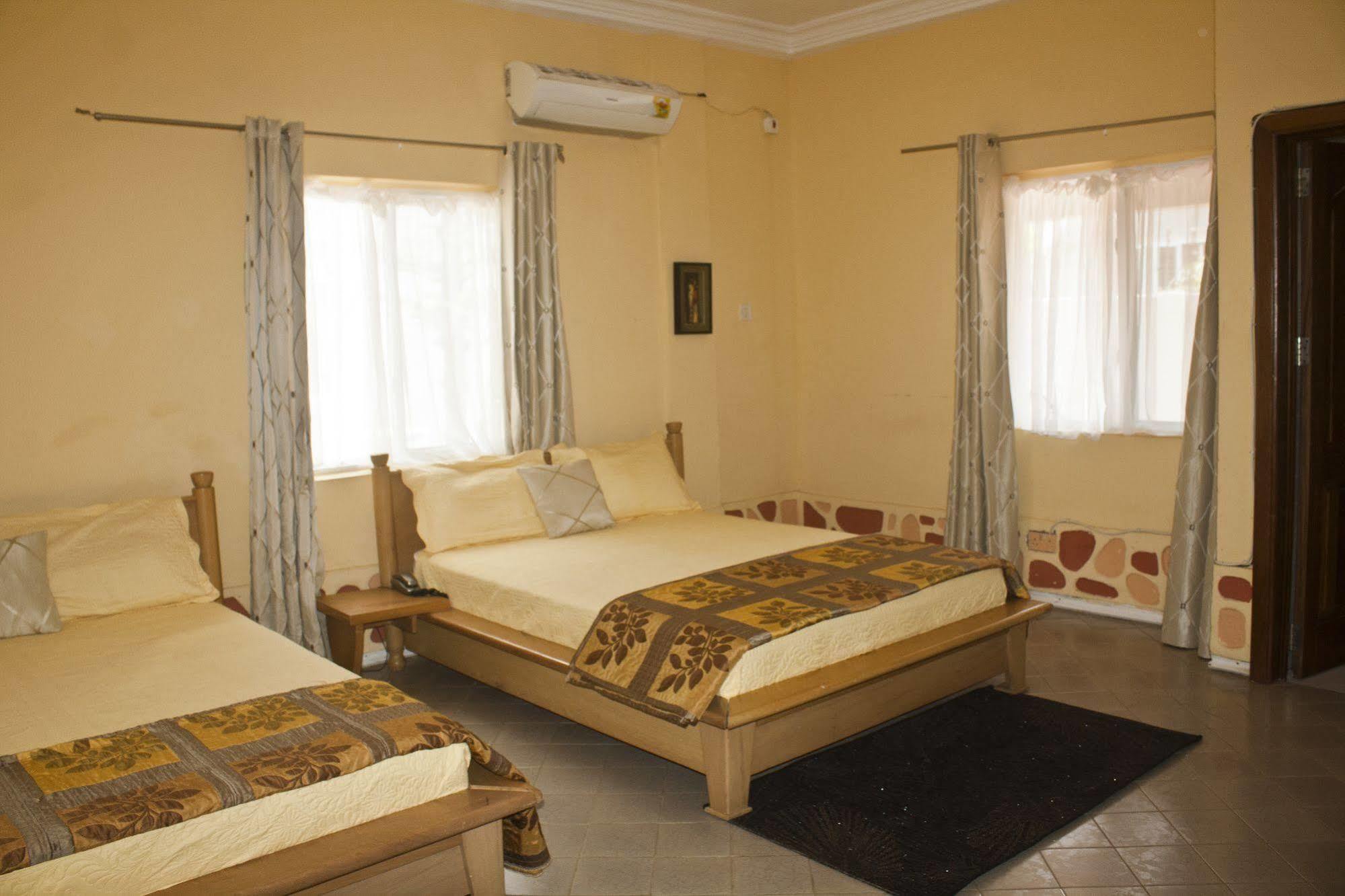 Quest Lodge Accra Ngoại thất bức ảnh